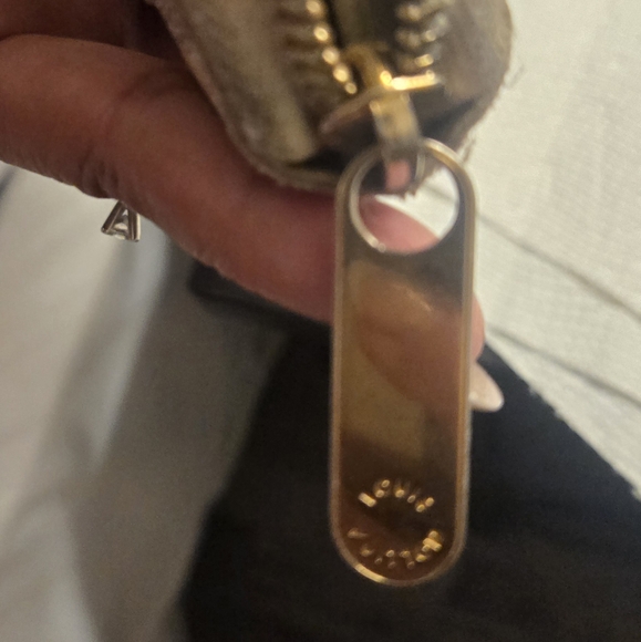 Louis Vuitton Damier Azur Pattern Canvas Zippy Wallet - Neutral - Picture 10 of 15